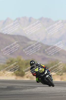 media/Oct-30-2025-Racers Edge (Thu) [[dabbdaf680]]/3-B Group/Session 2 (Turn 14)/